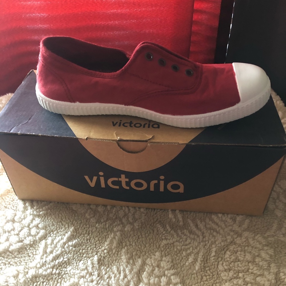 Shoes - Picture 3 of 3